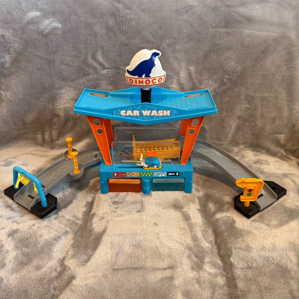 Disney Pixar Cars Color Change Dinoco Car Wash Playset Lightning McQueen Pitty